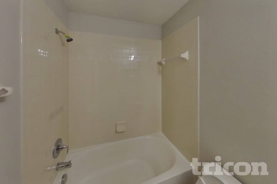 Building Photo - 13814 Crater Cir