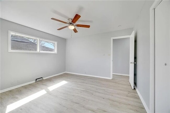 Building Photo - Don’t Miss This Updated 3-Bedroom Home