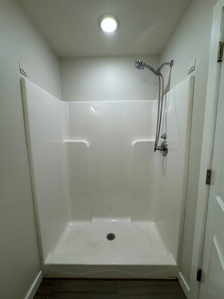 Building Photo - 707 N 40th St