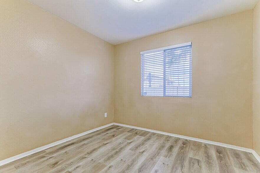 Building Photo - 4012 E Covina St