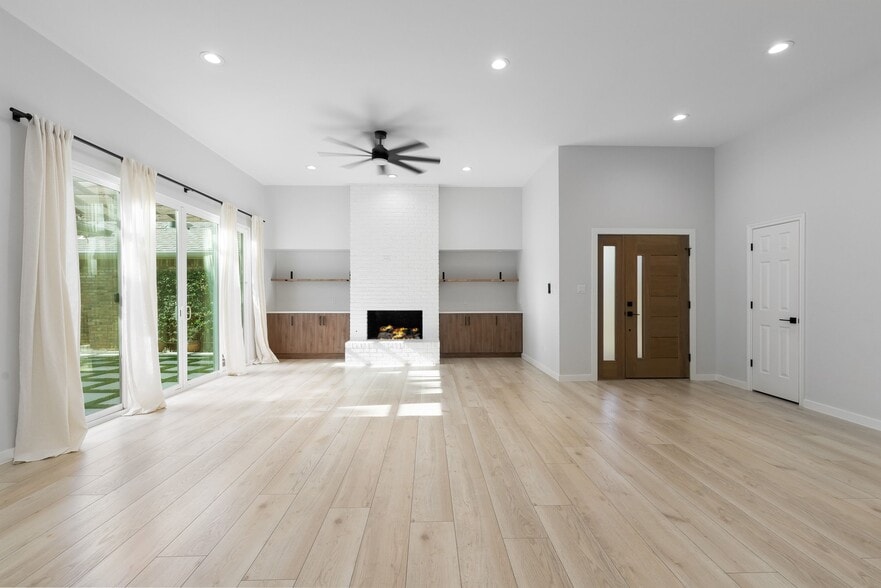 Building Photo - 14140 Regency Pl