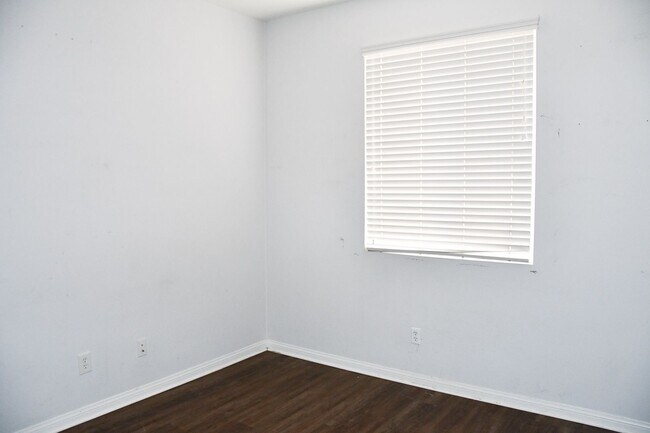 Building Photo - 3225 Donovan Ranch Rd