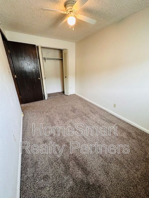 Building Photo - 165 D Grn