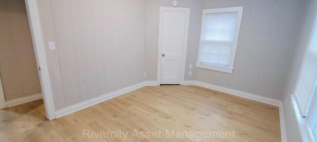 Building Photo - This Home Won't Be Vacant Long!!!!! Section 8 Friendly!!!! PRICE DROP !!!