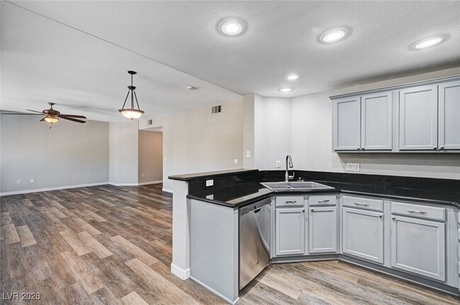 Building Photo - 11850 Tevare Ln