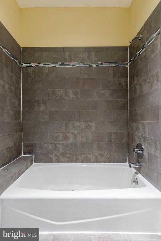 Building Photo - 838 N 15th St