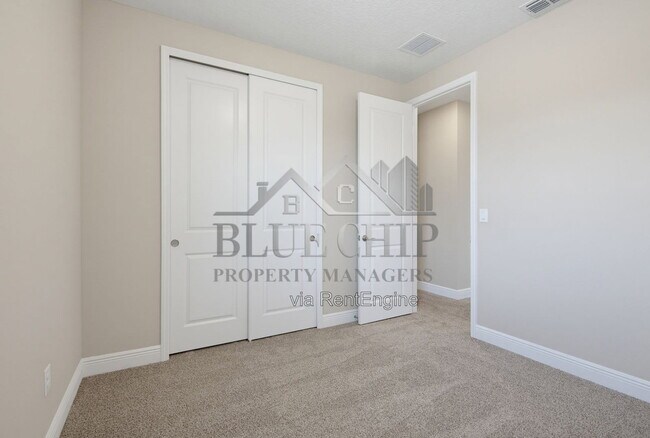 Building Photo - 1213 Pampus Dr