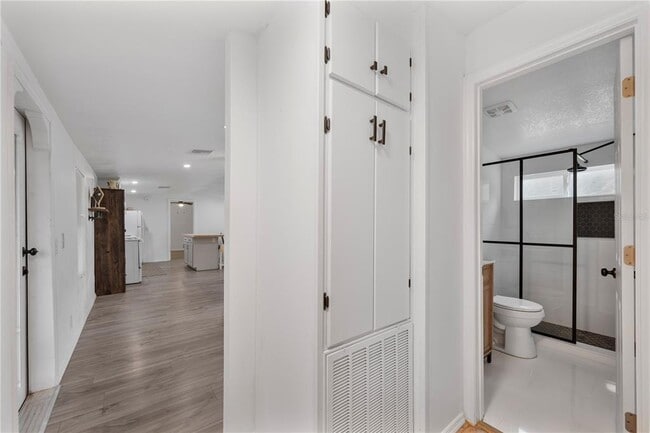 Building Photo - 4218 Lake Hancock Rd