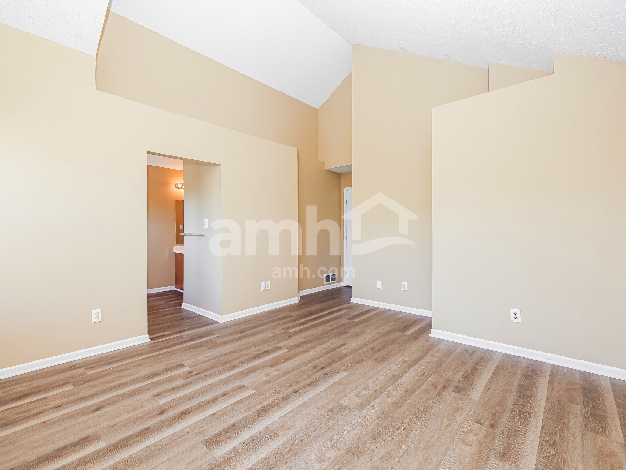 Building Photo - 6347 Wellington Pl