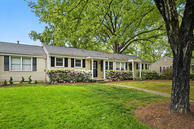 Building Photo - Fully Furnished Home, CONVENIENT LOCATION