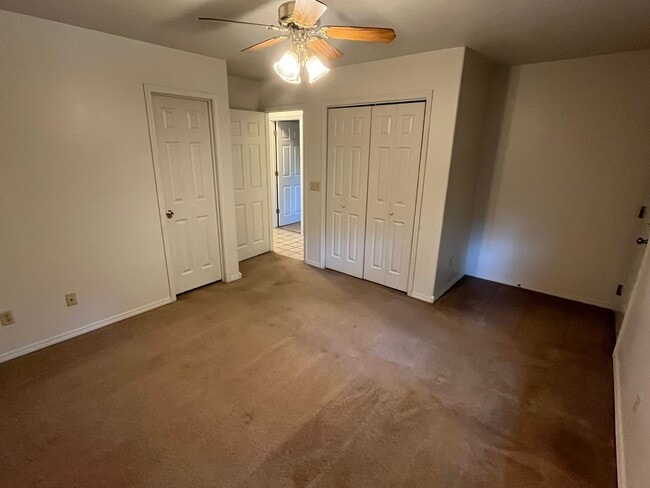 Building Photo - 308 W 16th Ct