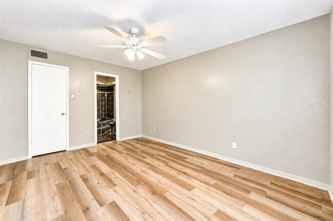 Building Photo - 6606 De Moss Dr