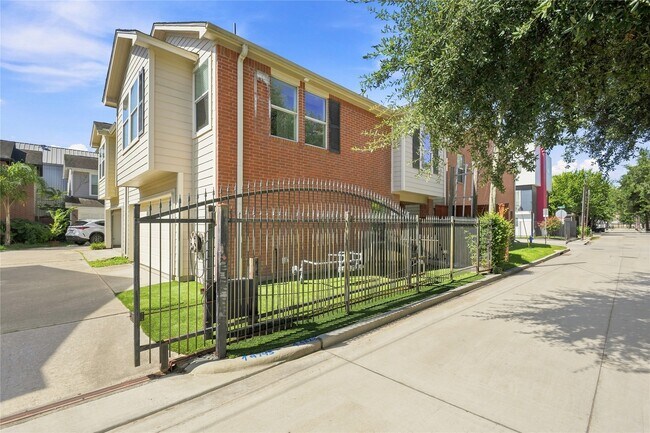 Building Photo - 1421 Ruthven St