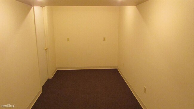 Building Photo - 3 br, 1 bath Duplex - Wilson 4261