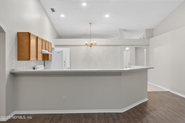Building Photo - 1648 Glen Laurel Dr