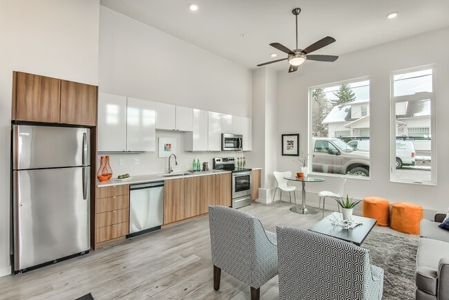 1BR,1BA - Skidmore Apartments
