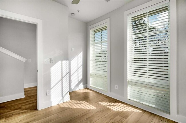 Building Photo - 1293 Longreen Ter NW