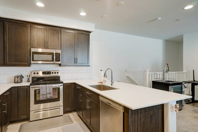 Building Photo - 4100 S Pinelake Way