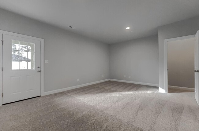 Building Photo - Sullivan Lane