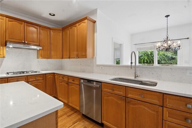 Building Photo - 270 Edwardton Ct