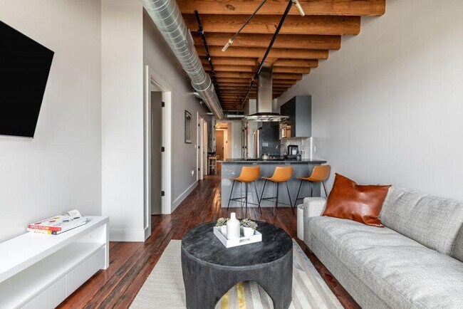 Building Photo - 315 Girod St