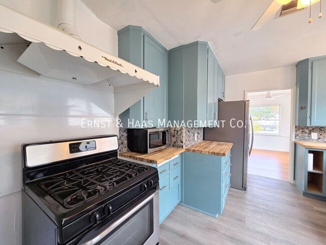 Building Photo - 1067 Ximeno Ave