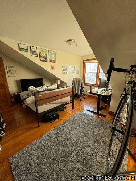 Building Photo - 102 Allston St