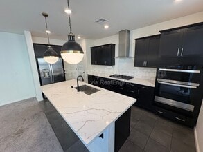 Building Photo - 10834 Albano Ln
