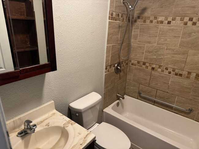 Building Photo - 5752 Edmeston Dr