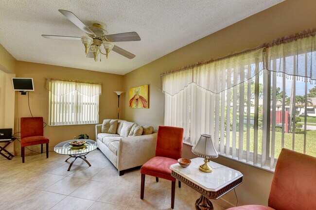 Building Photo - 14425 Amapola Way