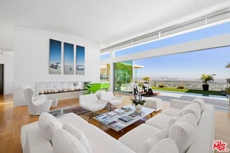 Building Photo - 1476 Blue Jay Way