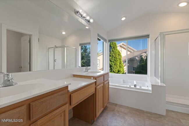 Building Photo - 7021 Heatherwood Dr