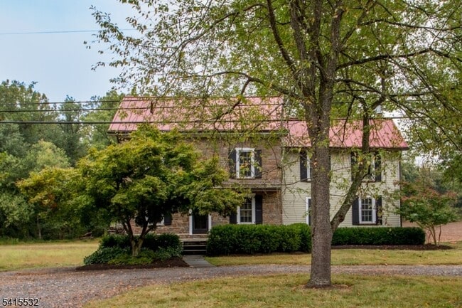 Building Photo - 2170 Daniel Bray Hwy