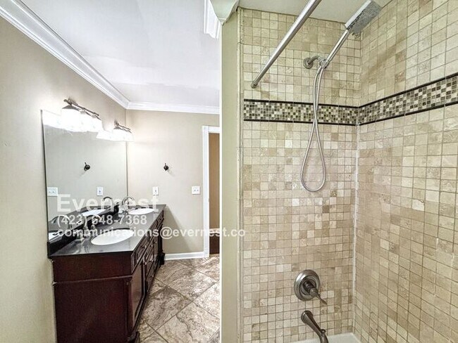Building Photo - 3-Bedroom, 2-Bathroom Home with Basement a...