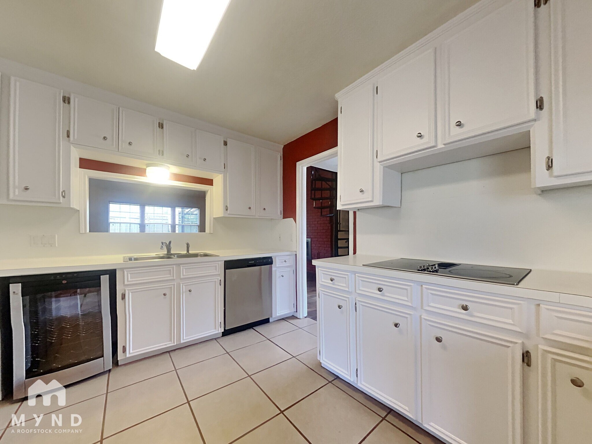 Building Photo - 2103 Woodland Springs St