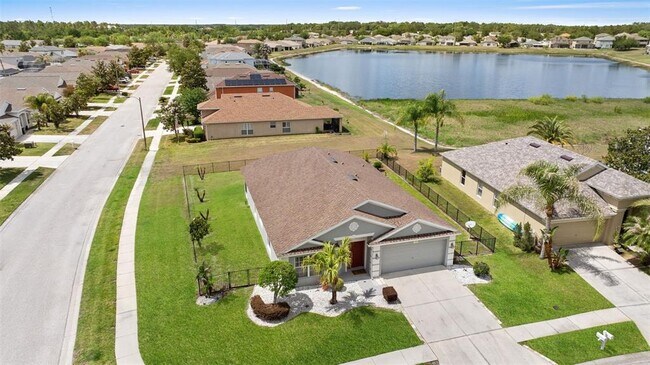 Building Photo - 7619 Crescent Palm Dr