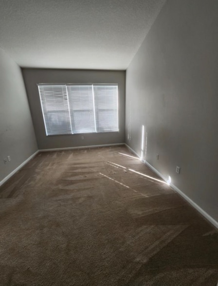 Building Photo - 2059 Kings Palace Dr