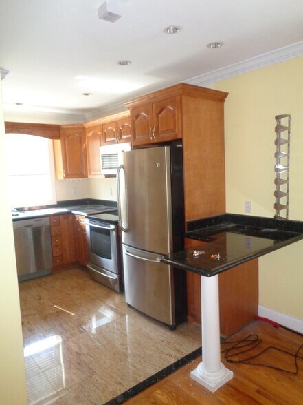 Building Photo - 3656 New Hampshire Ave NW