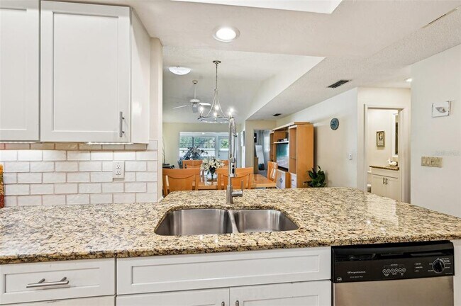 Building Photo - 7245 Wood Creek Dr