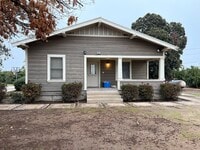 Building Photo - Country Home