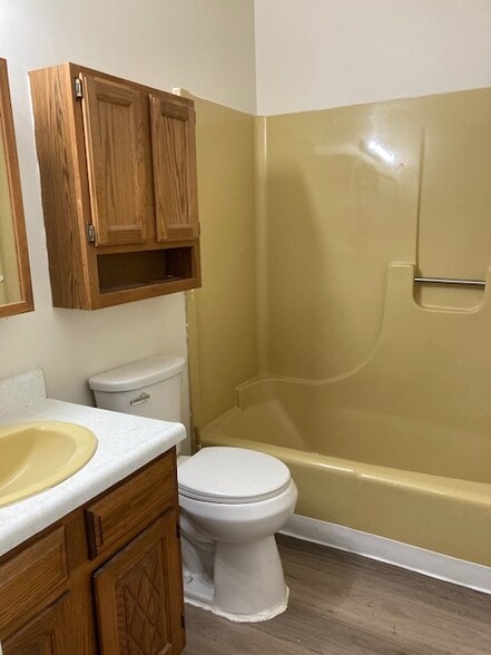 Building Photo - 1133 Orange Rd