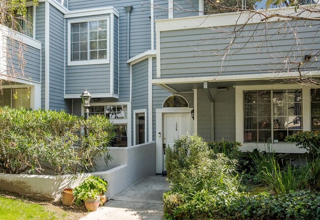Building Photo - 1097 Blanche St