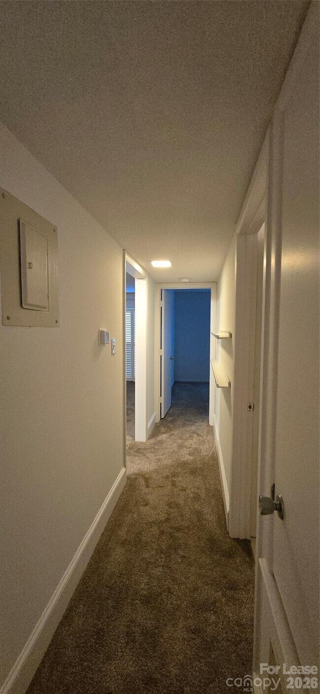 Building Photo - 3001 Heathstead Place