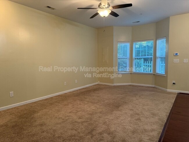 Building Photo - 300 Coalinga Lane