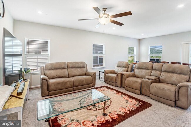 Building Photo - 11241 Wheeler Ridge Dr
