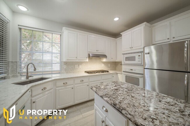 Building Photo - Dont Miss this pretty home in Plano!