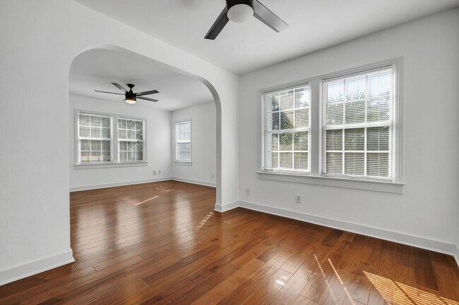 Building Photo - Renovated Midtown Apartment