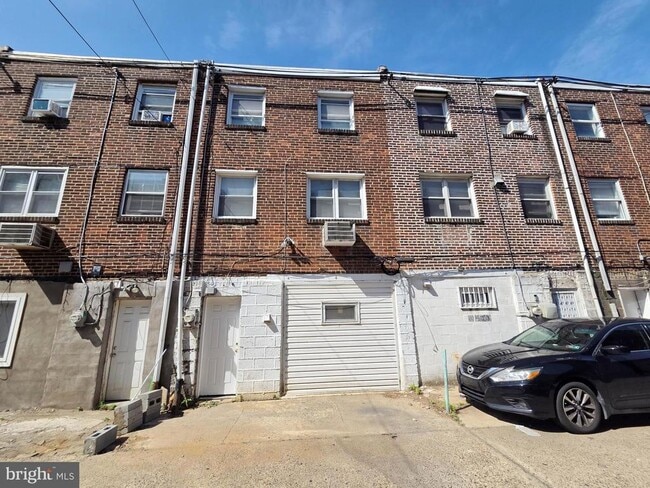 Building Photo - 1461 Lardner St