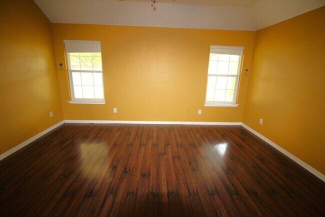 Building Photo - 2908 Tucson Dr