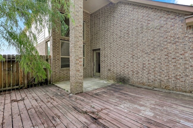Building Photo - 6707 Hunters Creek Ln